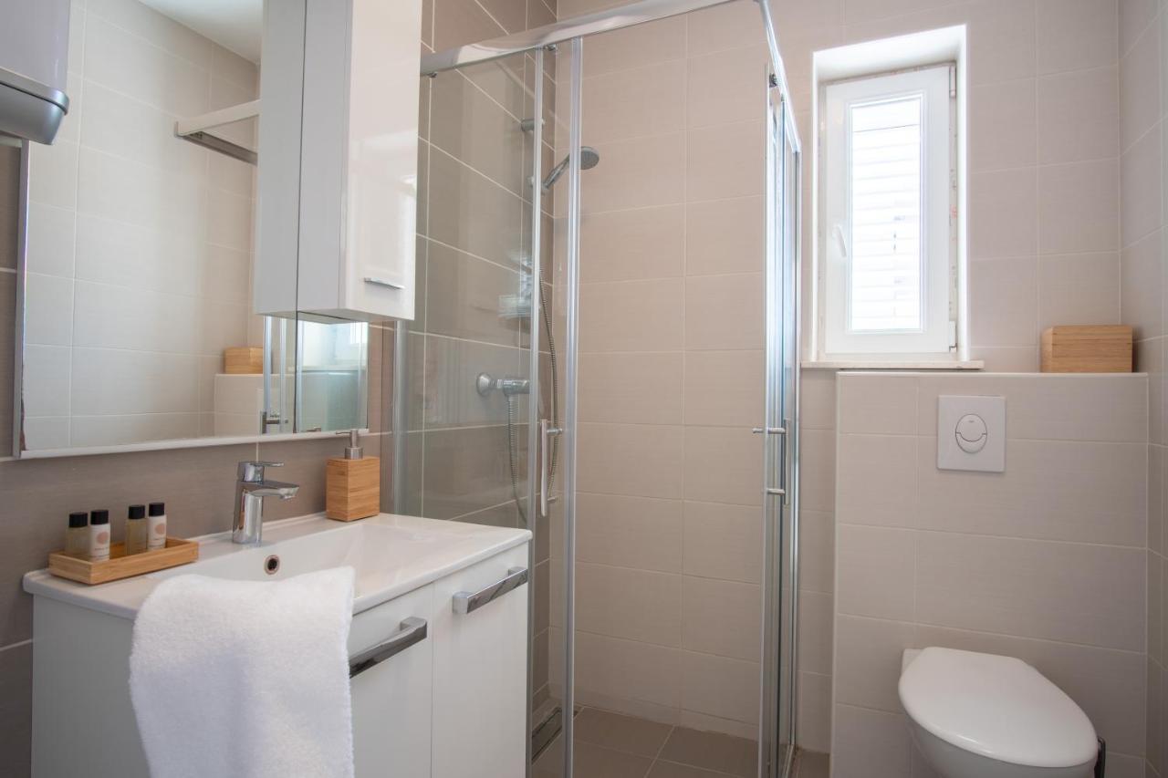 Novalja West Residence Екстериор снимка