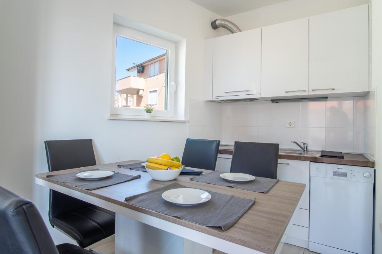 Novalja West Residence Екстериор снимка